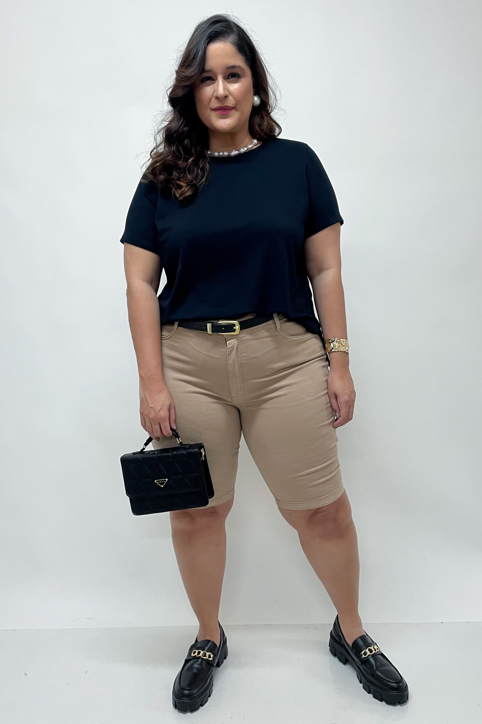 Bermuda feminina em sarja com elastano_0008_2.jpg